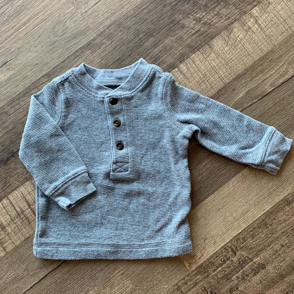 4/$20 - Waffle Henley shirt - Picture 1 of 1